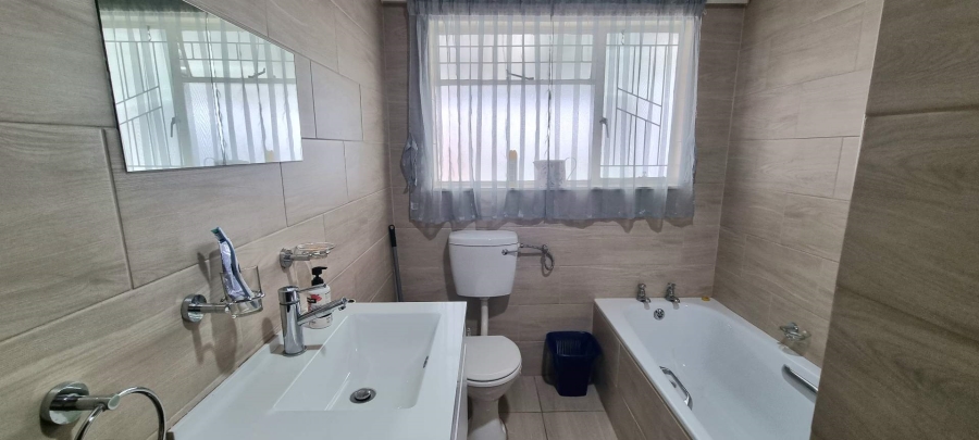 3 Bedroom Property for Sale in Langenhovenpark Free State